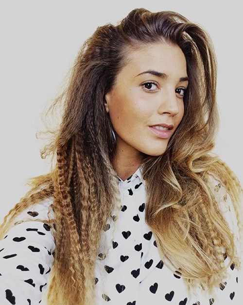 crimped curled hair πρόταση για χτενίσματα για πυκνά μαλλιά