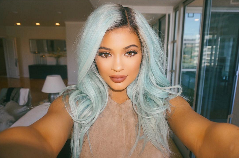 Τα hair colors της Kylie Jenner. Παστέλ μπλε