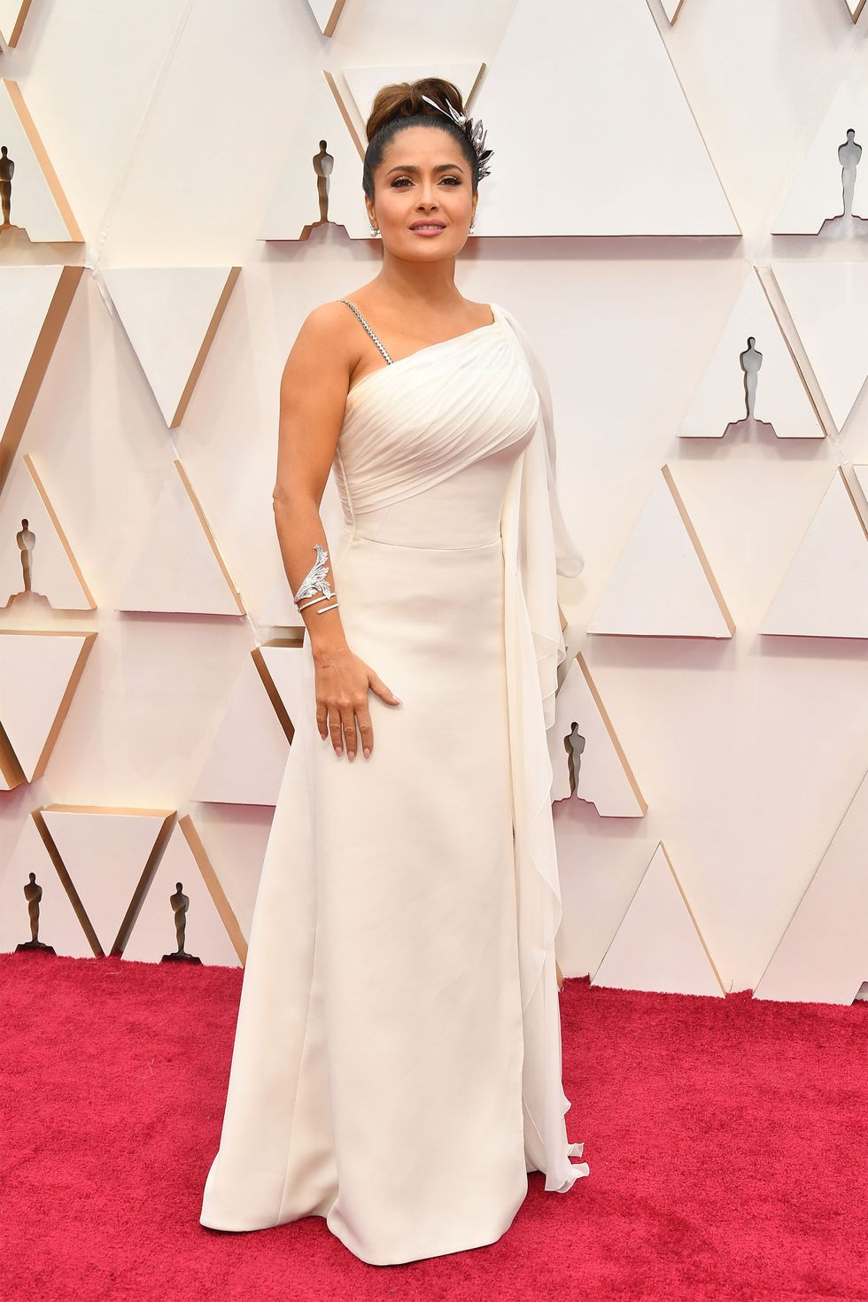 Salma Hayek updo κουρεμα με δυο υφες ολοσωμη